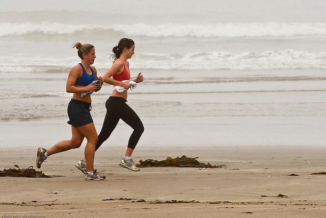 scientistas running on a beach how to keep fit